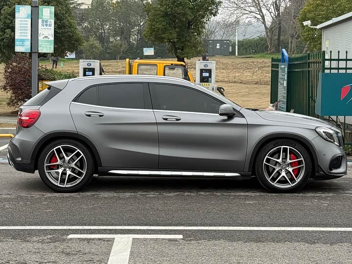 Mercedes-Benz GLA 2017 AMG GLA 45 4 MATIC — фото 4
