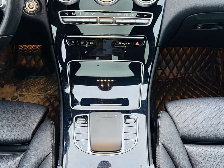 Mercedes-Benz GLC 2020 GLC 260 L 4 MATIC — фото 9