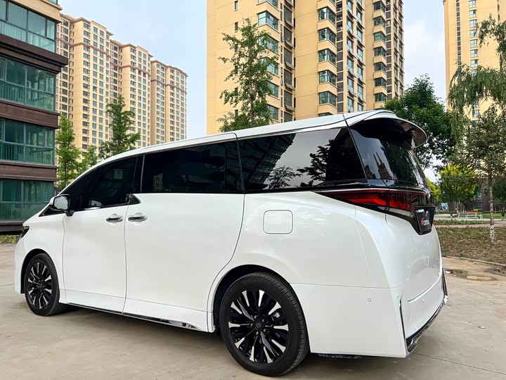 Toyota Vellfire — фото 6
