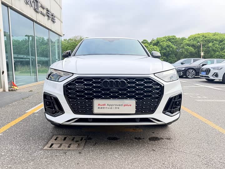 Audi Q5L Sportback 2024 40 TFSI Luxury — фото 2