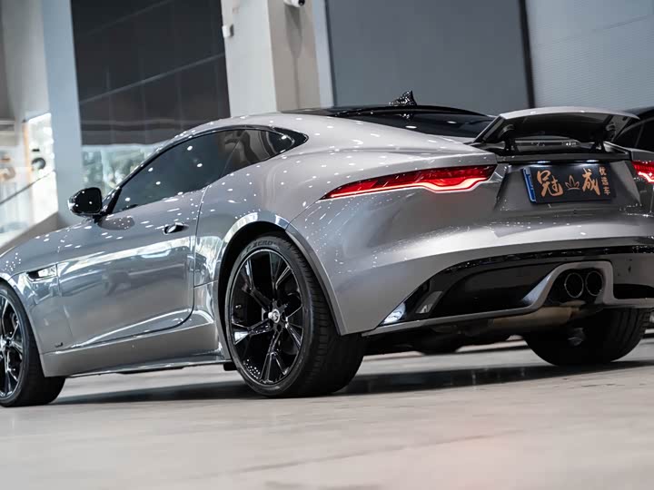 Jaguar F-TYPE 2024 P 300 75 — фото 5