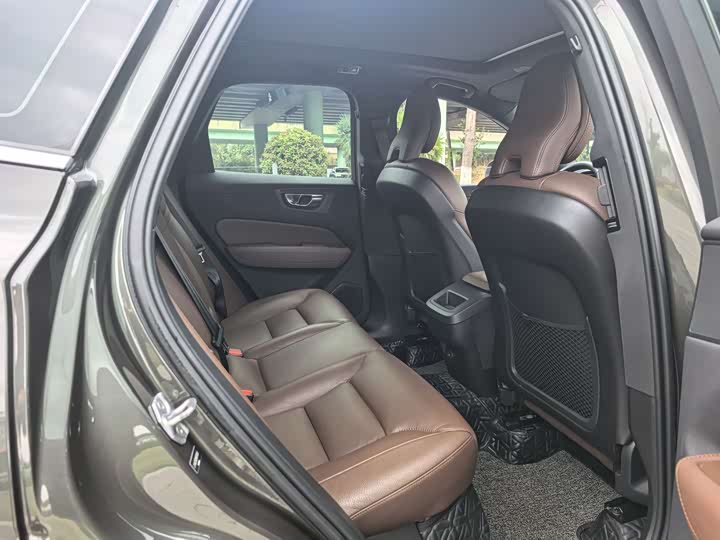 Volvo XC60 2021 T 5 4 WD — фото 6