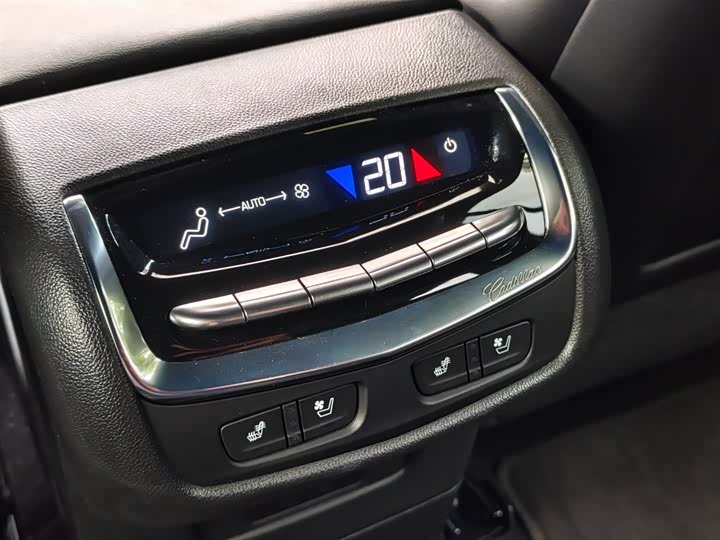 Cadillac XT6 2025 2.0 T 4 WD — фото 11