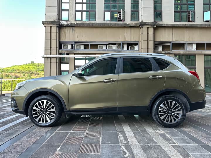 Trumpchi GS5 Super 2015 2.0 L AT 2 WD — фото 3