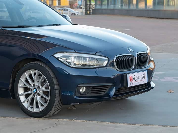 BMW 1-Series 2015 120i Leading — фото 10