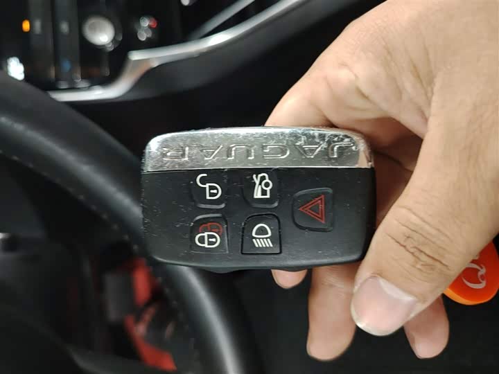 Jaguar XFL 2020 XFL 2.0 T P 200 2 WD — фото 11