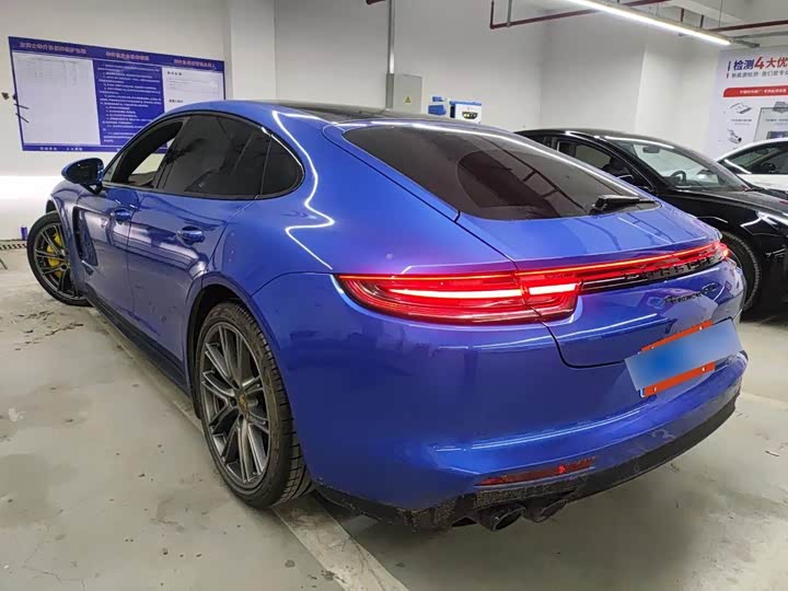 Porsche Panamera 2019 Panamera GTS 4.0 T — фото 13