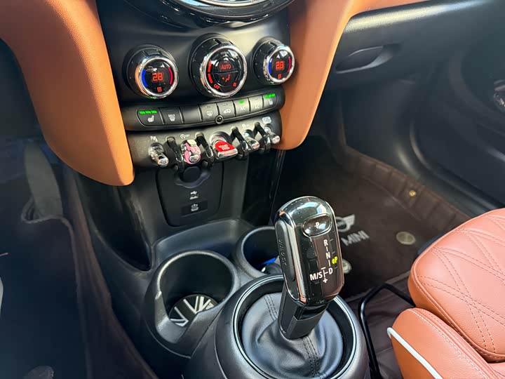 MINI Hatch — фото 17