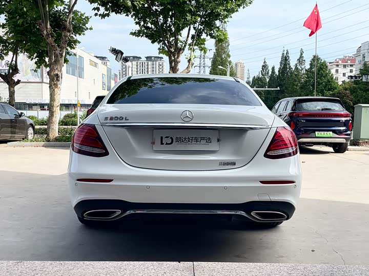 Mercedes-Benz E-Class E 200 L спорт — фото 8
