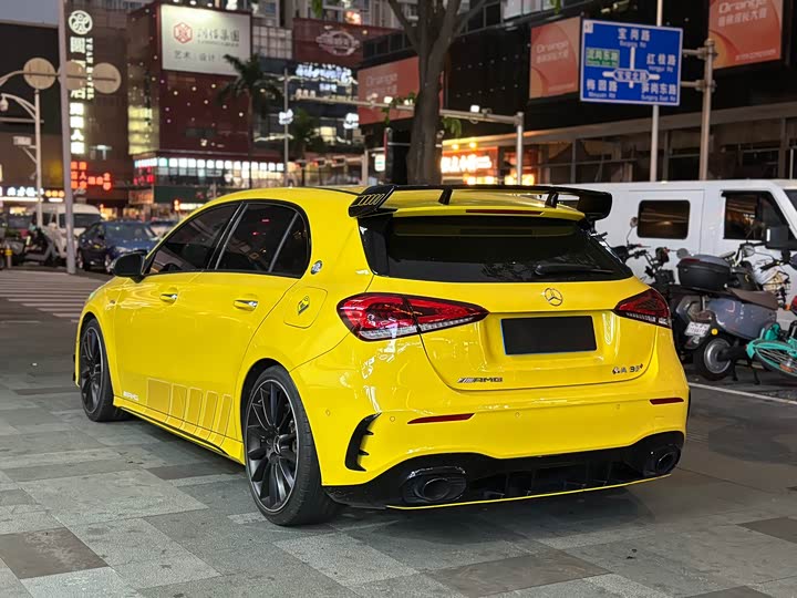 Mercedes-Benz A-Class 2023 AMG A 35 4 MATIC — фото 9