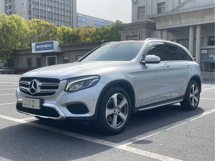 Mercedes-Benz GLC 2016 GLC 260 4 MATIC Luxury