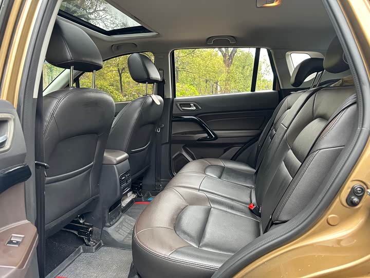 Trumpchi GS4 2017 200 T MT 2 WD — фото 32