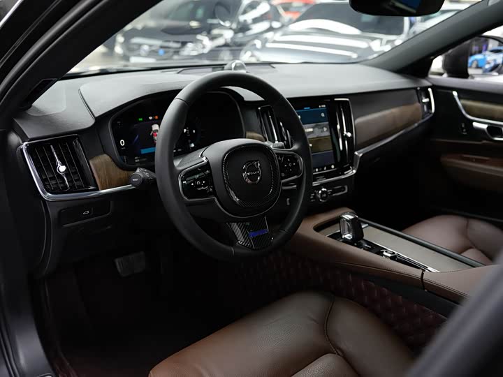 Volvo V90 2024 Cross Country B 5 AWD — фото 10