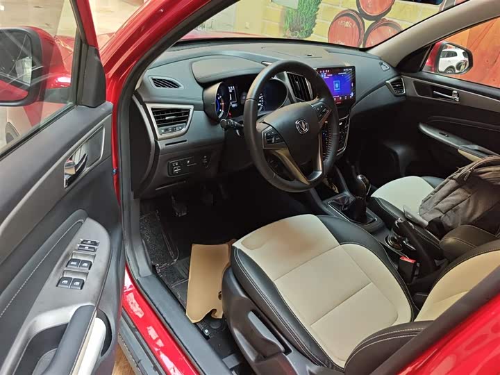 Changan CS35 2017 1.6 L MTLuxury — фото 16