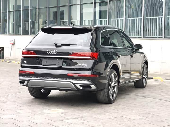 Audi Q7 2023 55 TFSI quattro S line Sport — фото 14