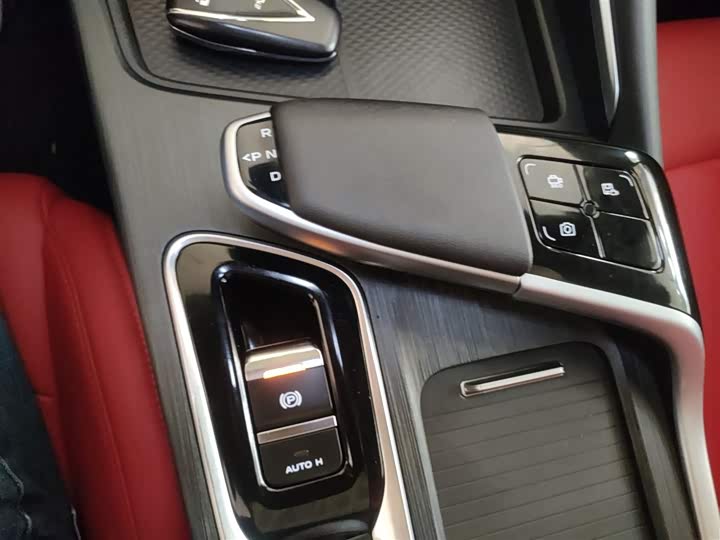 Changan UNI-T 2020 1.5 T Premium — фото 10