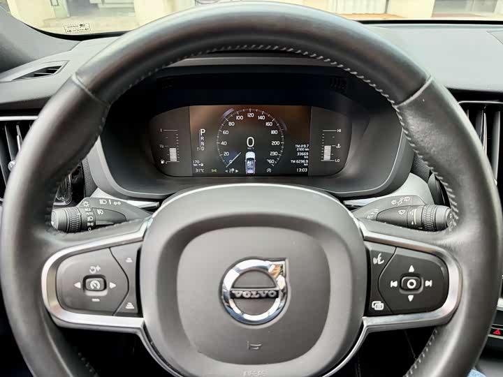 Volvo XC60 2021 T 5 4 WD — фото 17
