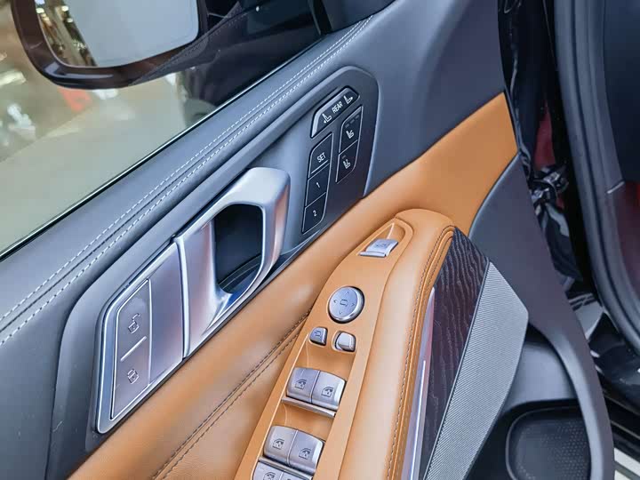 BMW X7 2022 x Drive 40i — фото 11