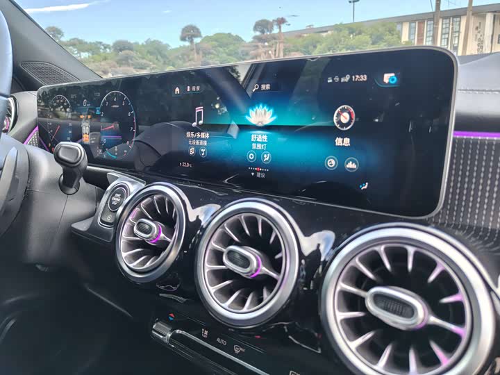 Mercedes-Benz GLB 2020 GLB 200 — фото 8