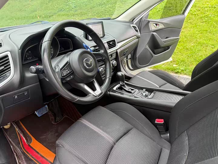 Mazda 3 2017 2.0 L ATLuxury V — фото 4