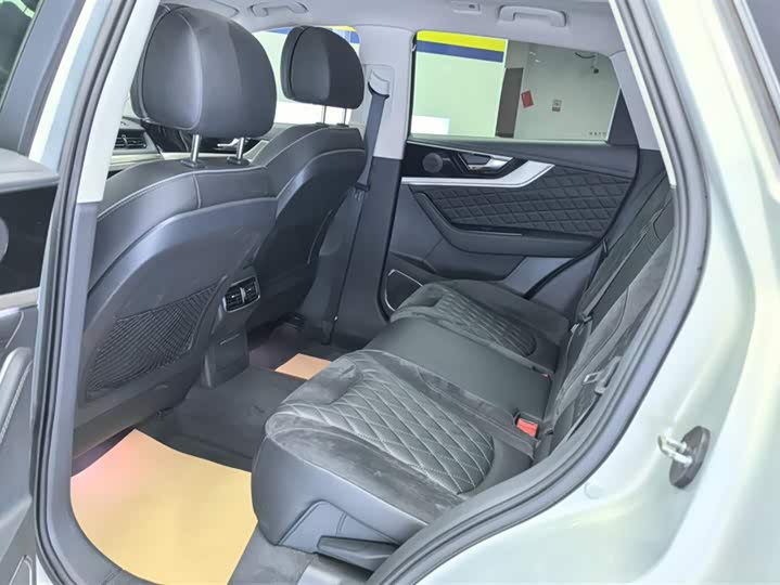 Hongqi HS5 2019 2.0 T 4 WD — фото 11