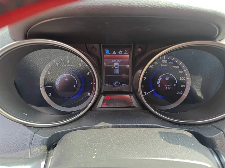 Changan CS75 2017 1.5 T MT — фото 4