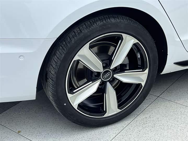 Audi A4L 2022 40 TFSI — фото 32