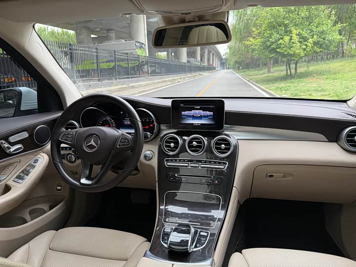 Mercedes-Benz GLC 2016 GLC 260 4 MATIC Luxury — фото 7