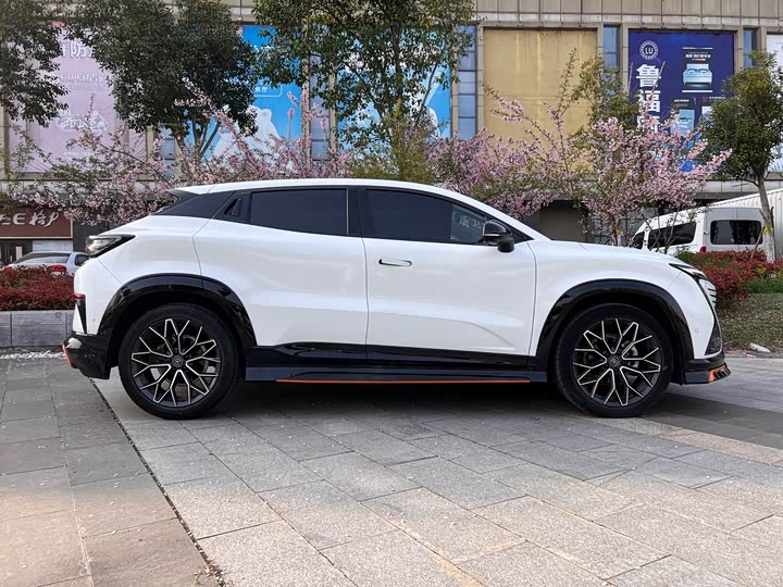 Changan UNI-T 2022 1.5 T Flagship — фото 4