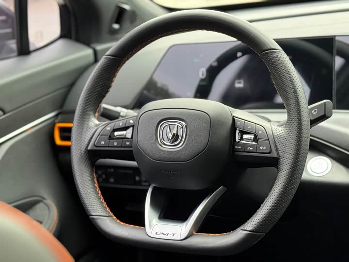Changan UNI-T 2022 1.5 T Premium — фото 13