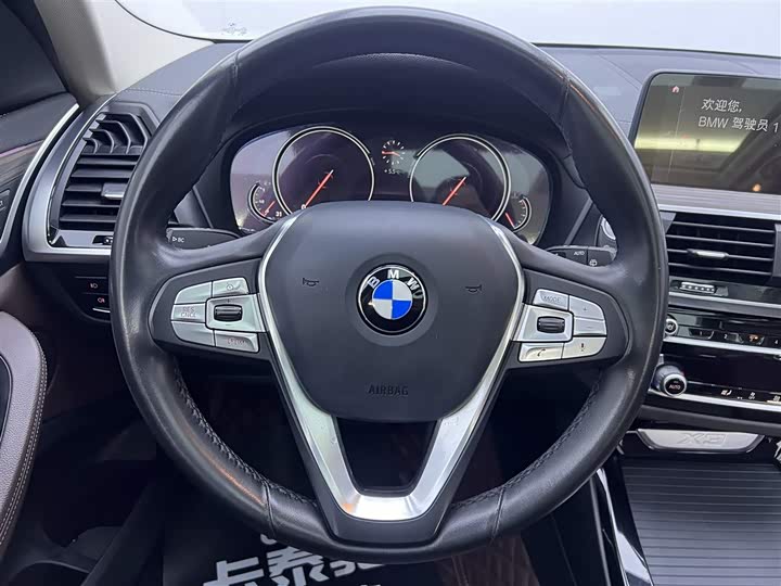 BMW X3 2019 x Drive 28i — фото 14