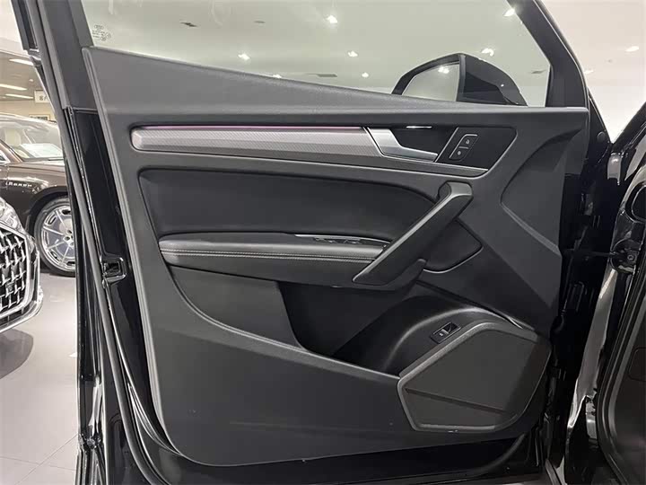 Audi Q5L 2022 40 T — фото 12