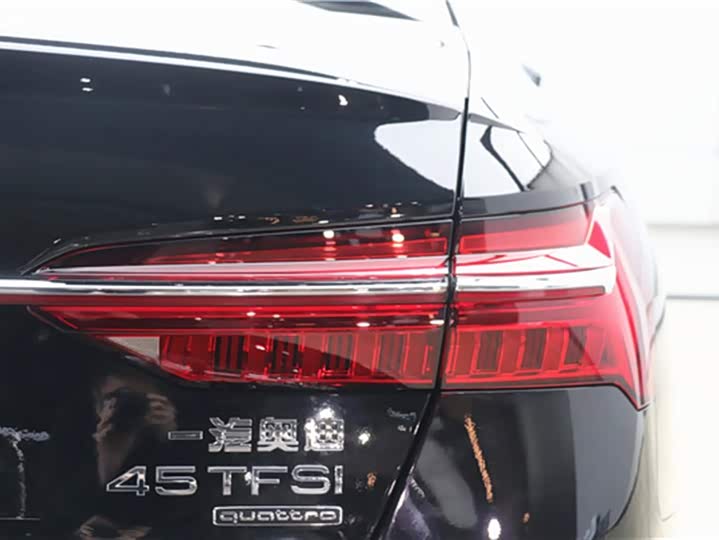 Audi A6L 2025 45 TFSI quattro — фото 8