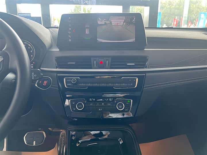 BMW X2 2023 x Drive 25i — фото 25