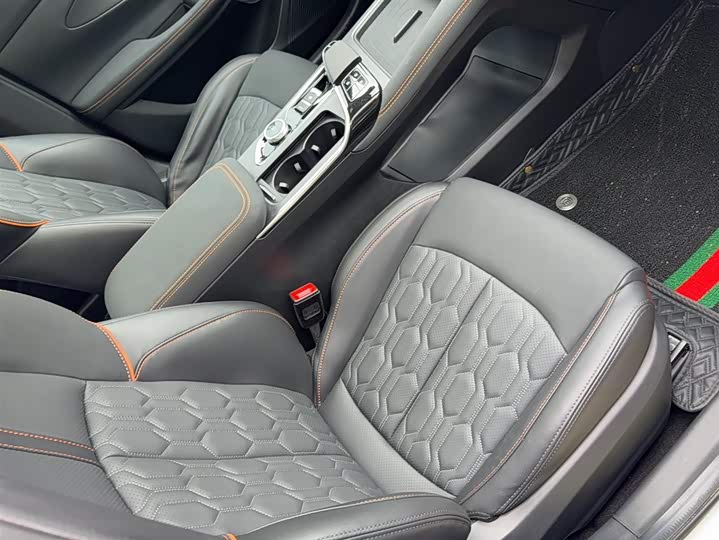 Changan UNI-T 2022 1.5 T Premium — фото 20