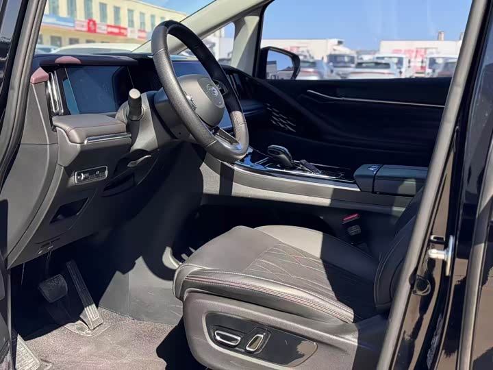 Trumpchi M8 2024 400 T — фото 3
