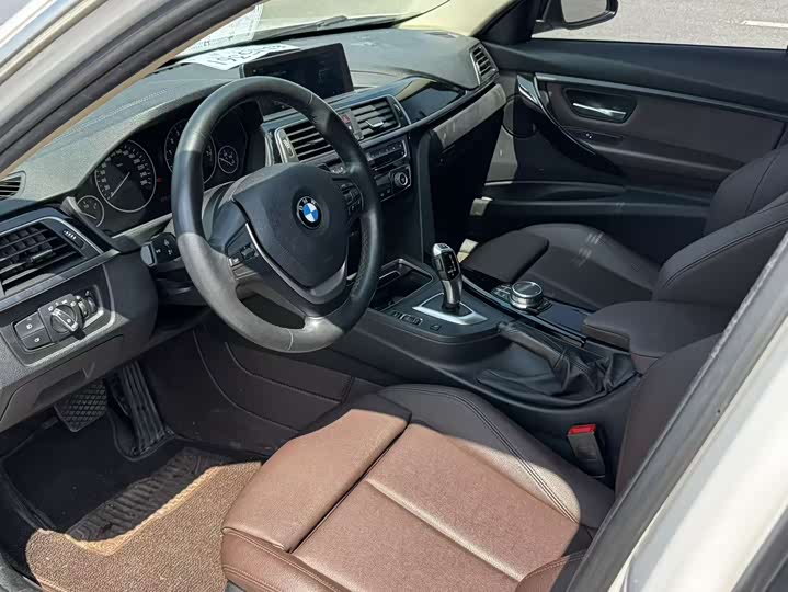 BMW 3-Series 2019 320 Li — фото 10