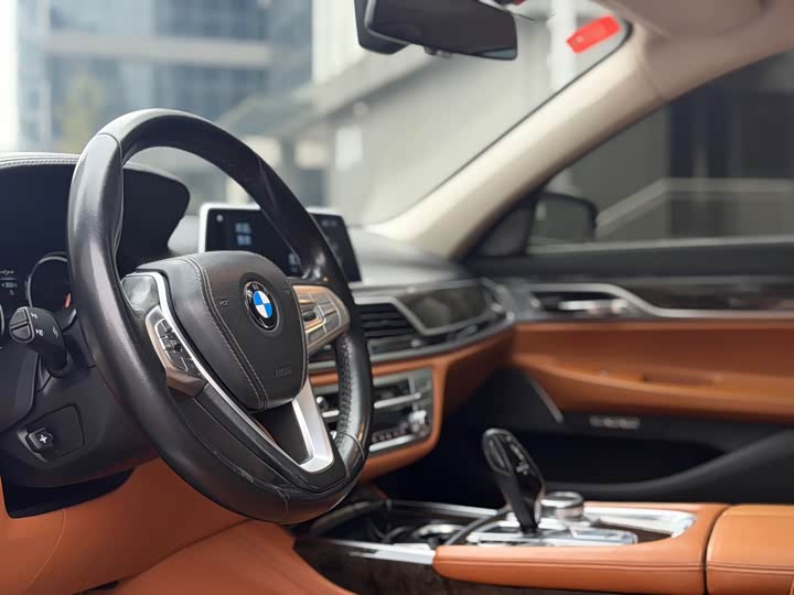 BMW 7-Series 2016 740 Li Leading — фото 4