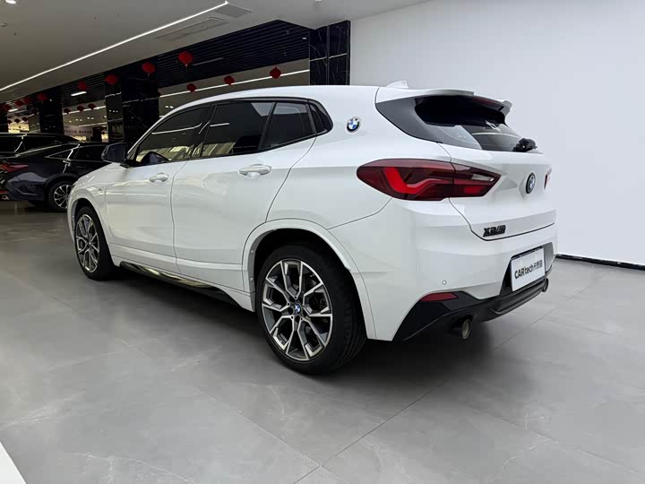 BMW X2 2021 s Drive 25i Leading M — фото 5
