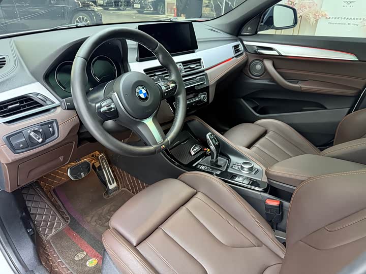 BMW X2 2021 s Drive 25i Leading M — фото 13
