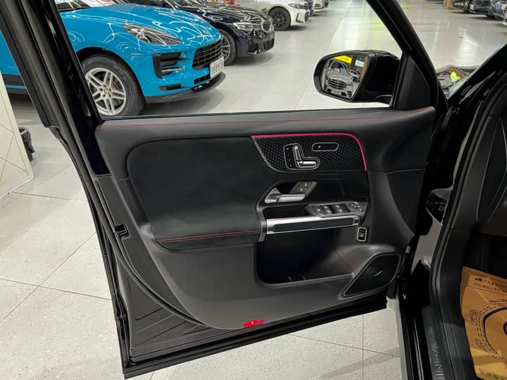 Mercedes-Benz GLB 2024 AMG GLB 35 4 MATIC — фото 15