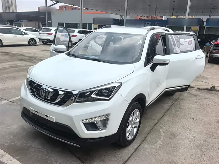 Changan CS15 2016 1.5 L MT — фото 2