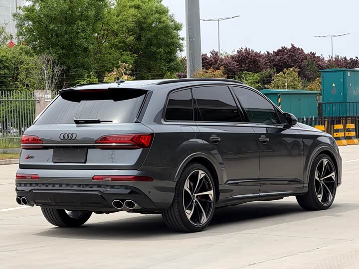 Audi SQ7 2024 4.0 TFSI — фото 6