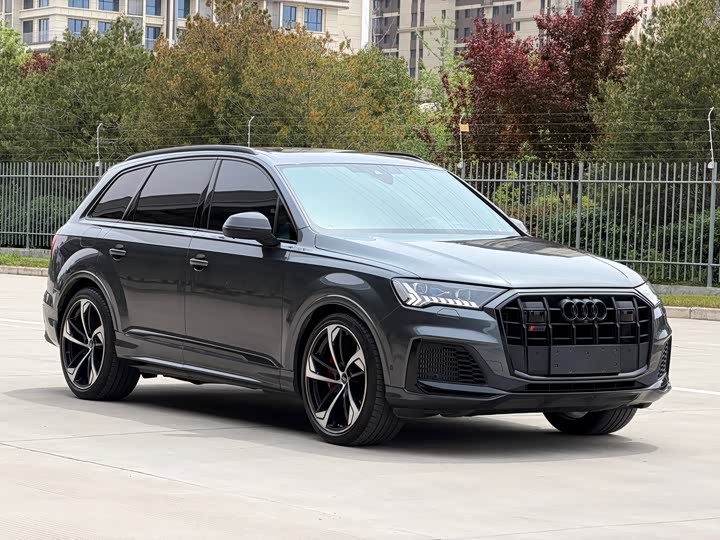 Audi SQ7 2024 4.0 TFSI — фото 3