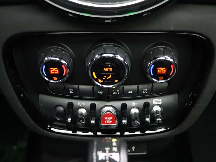 MINI Clubman — фото 13