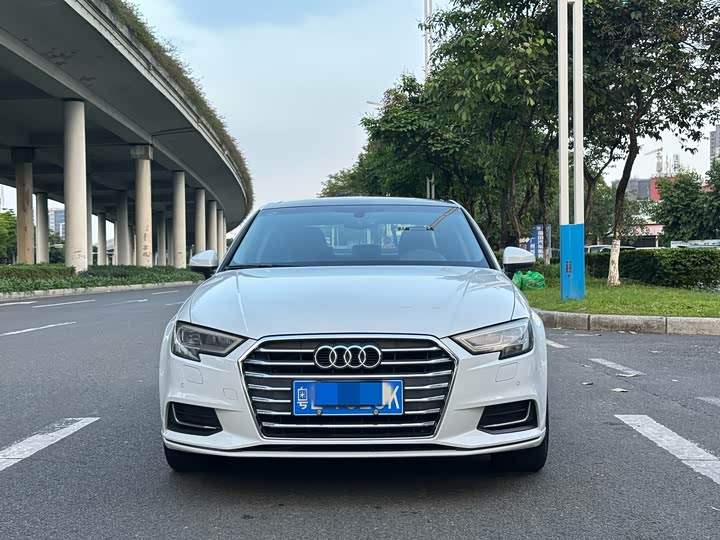 Audi A3 2018 30 Limousine 40 TFSI — фото 2