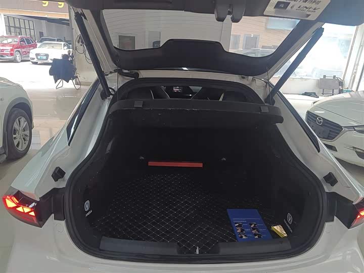 Changan UNI-V 2024 1.5 T — фото 15