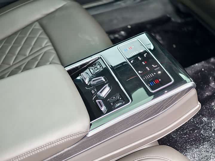 Audi A8 2021 A 8 L 50 TFSI quattro Comfort — фото 7