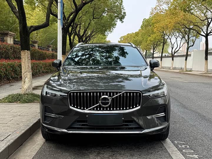 Volvo XC60 2022 B 5 4 WD — фото 2
