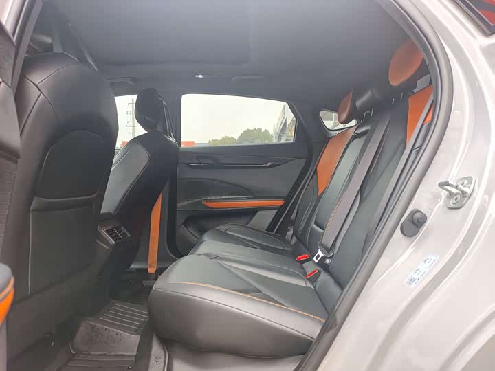 Changan UNI-V 2023 1.5 T Premium — фото 8